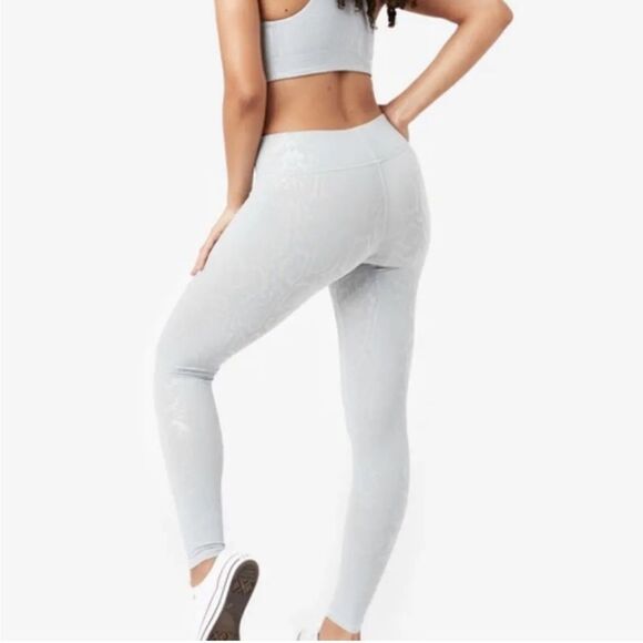 TEREZ Dove Gray Snakeskin Foil UpLift High Compression Leggings NEW Size S - Picture 3 of 12